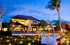 AYANA Bali villa dinner reception overlooking Indian Ocean