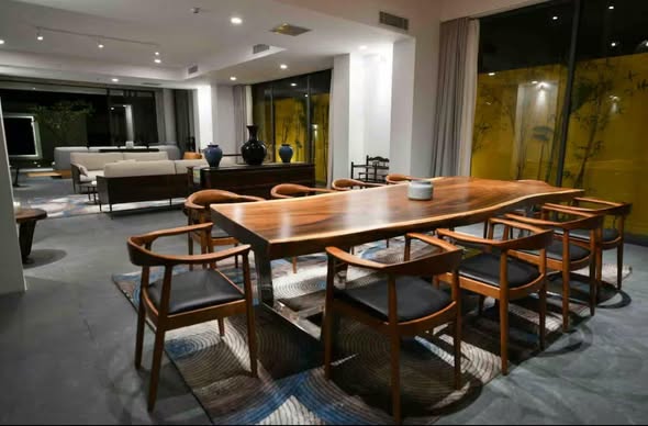 Luxury Riverside Villa with Stunning Views and Pool — photo 3