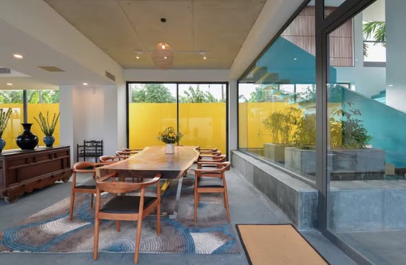 Luxury Riverside Villa with Stunning Views and Pool — photo 5