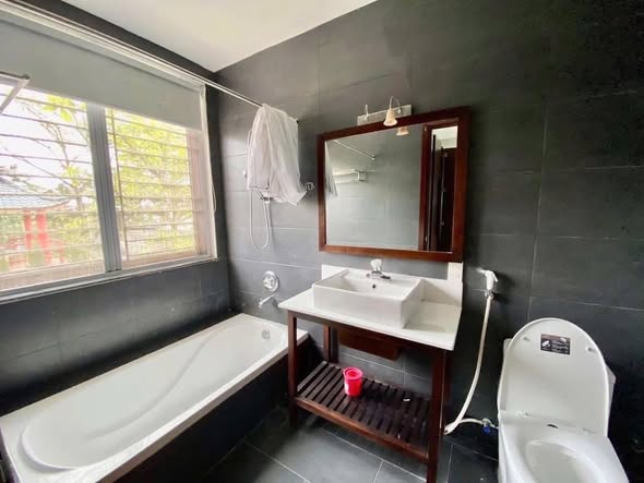 Spacious 2-Bedroom House in Central Da Nang — photo 3