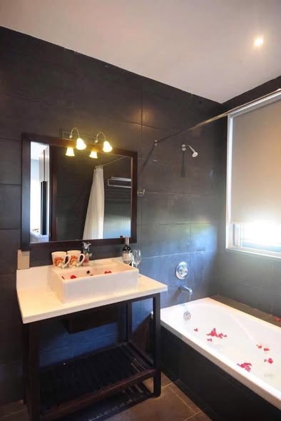 Spacious 2-Bedroom House in Central Da Nang — photo 5