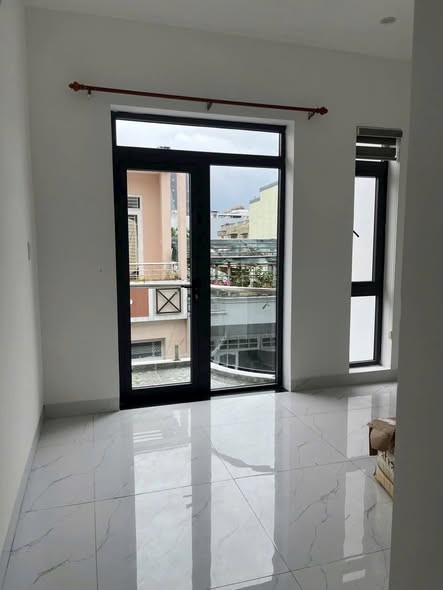 Beautiful Central Da Nang House with Modern Furnishings — photo 4