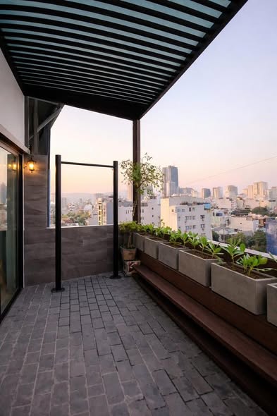 Brand-New Luxury 2BR Residence Near My Khe Beach — photo 4