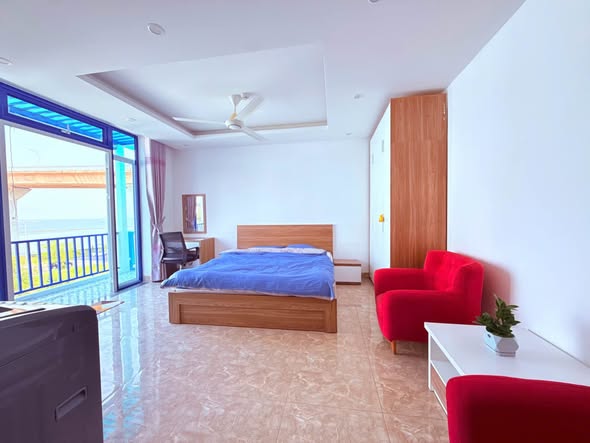 Modern Studio with Balcony in Le Van Duyet Area — photo 2