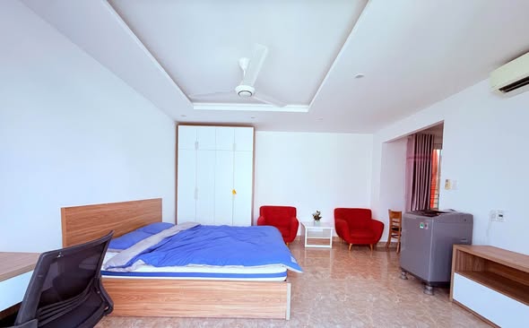 Modern Studio with Balcony in Le Van Duyet Area — photo 4