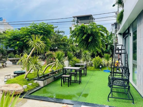 Spacious 3-Story Mini Villa with Large Garden — photo 2