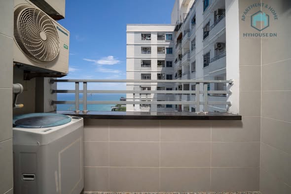 Modern Luxury Apartment with Panoramic Views in Da Nang — photo 2