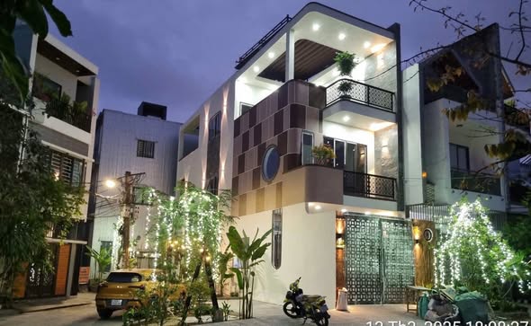 Spacious 3-Story Corner House Near Da Nang Beach — photo 3