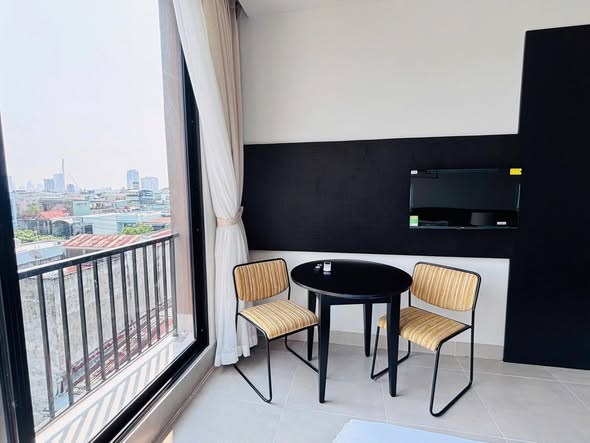 Modern Studio in Prime Central Da Nang Location — photo 3