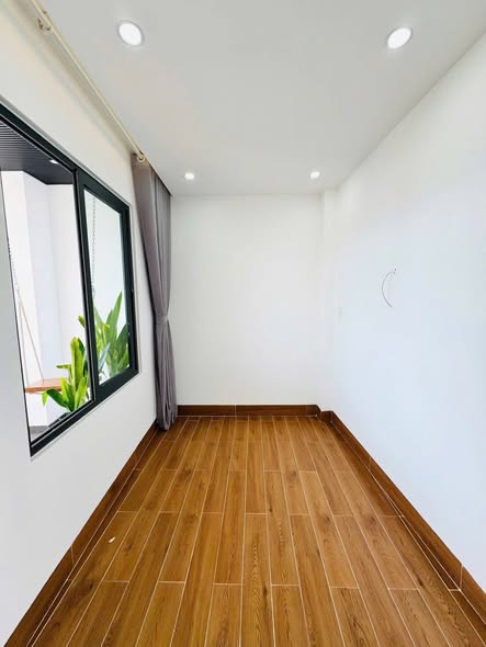 Modern 3-Story House in Prime Central Location — photo 5