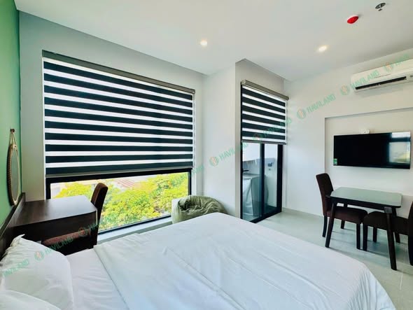 Modern Studio Apartment Near Beach with Pool Access — photo 4