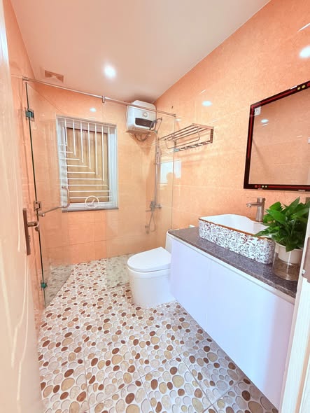 Modern Studio with Two Balconies and Bridge View — photo 4