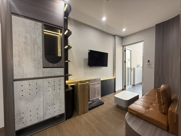 Modern 1-Bedroom Apartment in My Khe Beach Area — photo 2