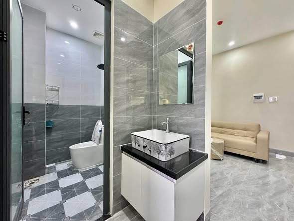 Modern 1-Bedroom Apartment in Peaceful Hoa Xuan — photo 4