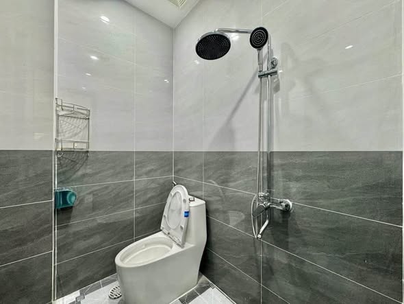 Modern 1-Bedroom Apartment in Peaceful Hoa Xuan — photo 5