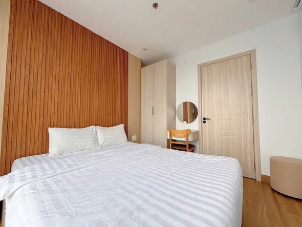 Modern Two-Story Home with Full Furniture Available — photo 3