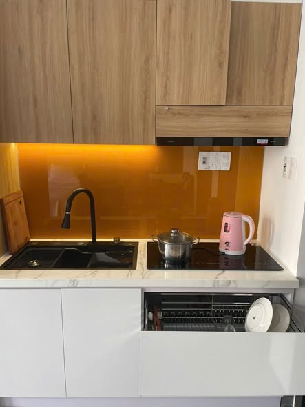 Spacious 1-Bedroom Apartment on Duong Tri Trach Street — photo 5