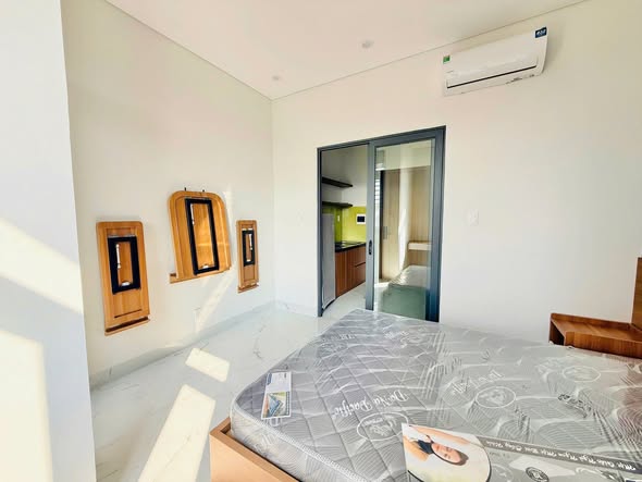 Modern Studio and 1-Bedroom Apartments in Quiet Neighborhood — photo 3