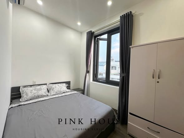 Spacious Beachfront Two-Bedroom Apartment with Balcony — photo 2