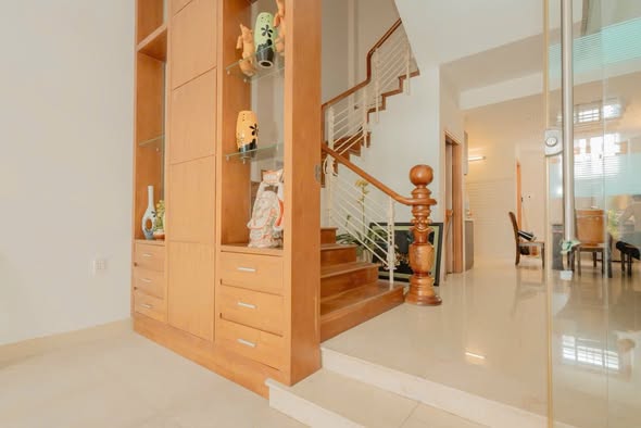 Spacious 6-Bedroom House in Prime Pham Van Dong Area — photo 2