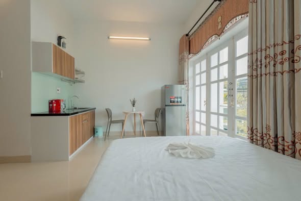 Spacious 6-Bedroom House in Prime Pham Van Dong Area — photo 5