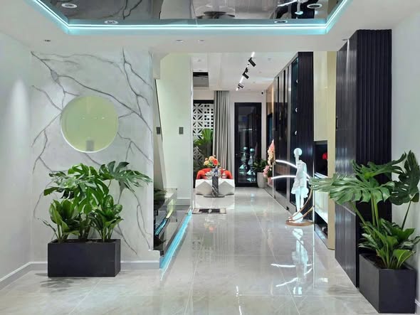 Spacious 4-Bedroom House in Central Da Nang Living — photo 5