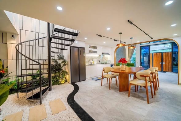Modern Villa for Rent in Son Tra, Da Nang — photo 4