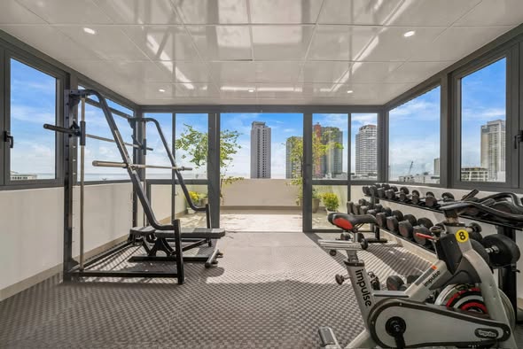 Modern Beachside Apartment in Son Tra Near My Khe — photo 3