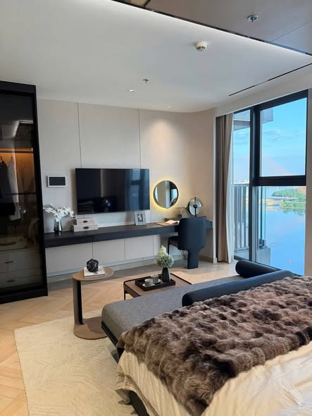 Luxury 3-Bedroom Filmore Apartment with City Views — photo 3