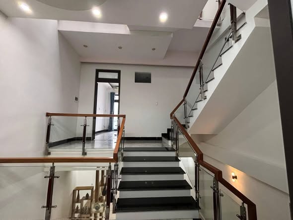 Spacious 4-Bedroom Family House in Lien Chieu District — photo 2