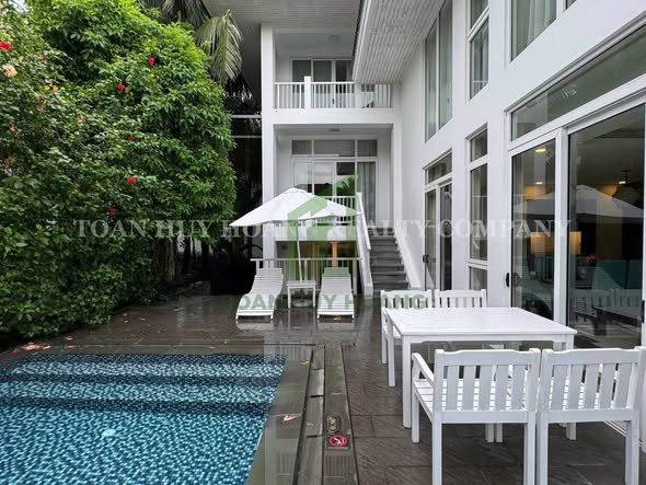 Premium 4-Bedroom Pool Villa Steps from My Khe Beach — photo 3