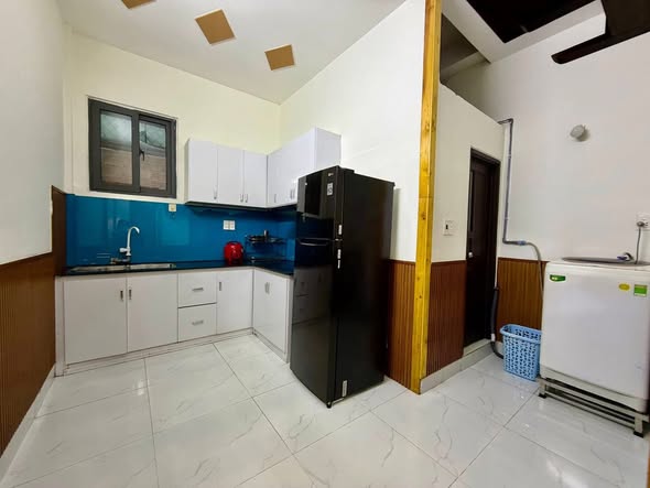 Modern Two-Story House in Prime City Location — photo 3