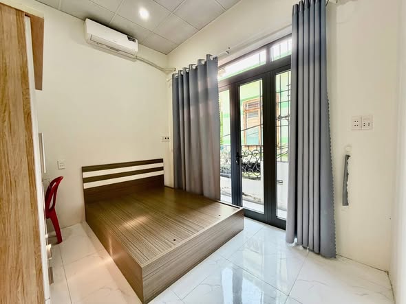 Modern Two-Story House in Prime City Location — photo 5