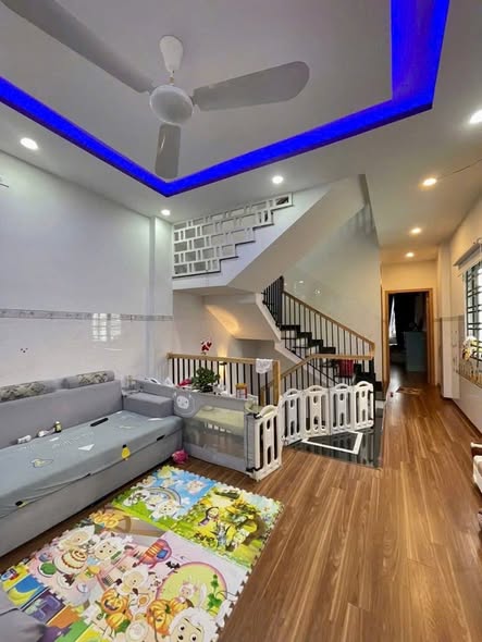 Spacious 3-Bedroom House with Modern Amenities Available — photo 2