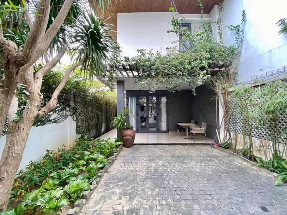 Modern House with Garden in Hai Chau District — photo 2