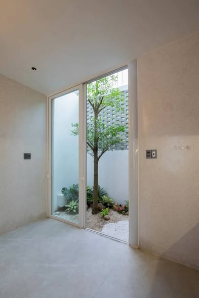 Modern Three-Story House in Ngu Hanh Son District Da Nang — photo 5