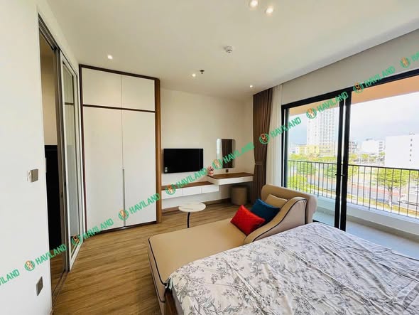 High-Floor Sun Cosmo Apartment with City River Views — photo 2