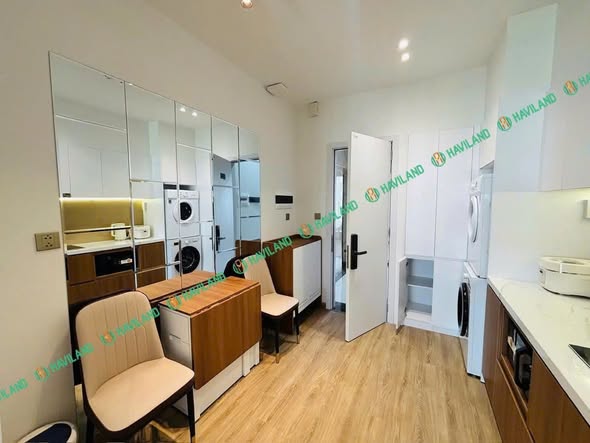 High-Floor Sun Cosmo Apartment with City River Views — photo 4