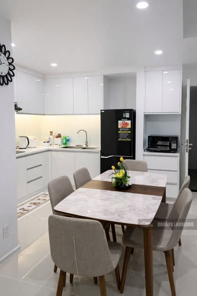 Modern 2BR Apartment with Stunning My Khe Beach View — photo 5