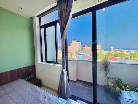 Modern One-Bedroom Apartment with Beautiful Sea Views — photo 2