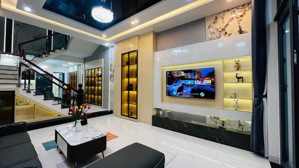 Luxurious 3-Story House Near Beach for Sale — photo 2