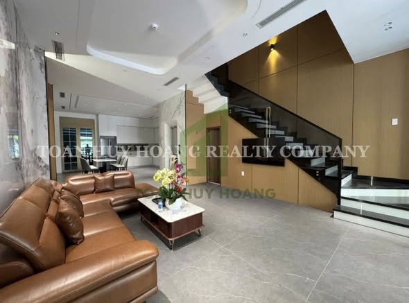 Spacious 5-Bedroom Villa in Prime Danang Location — photo 2