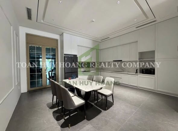 Spacious 5-Bedroom Villa in Prime Danang Location — photo 3