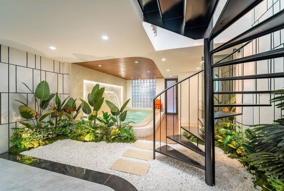 Modern Two-Story Villa in Son Tra, Da Nang — photo 5