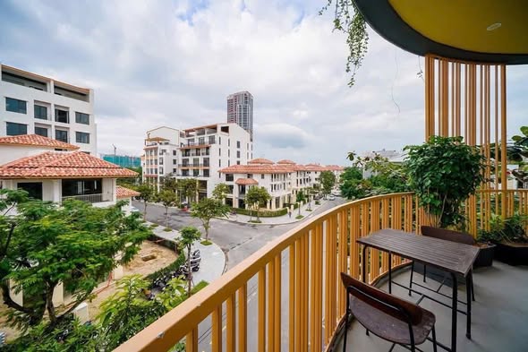 Modern 2-Bedroom Apartment with Balcony in My An β photo 1