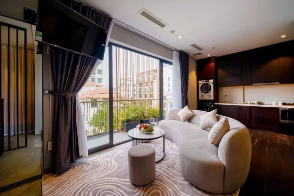 Modern 2-Bedroom Apartment with Balcony in My An β photo 3