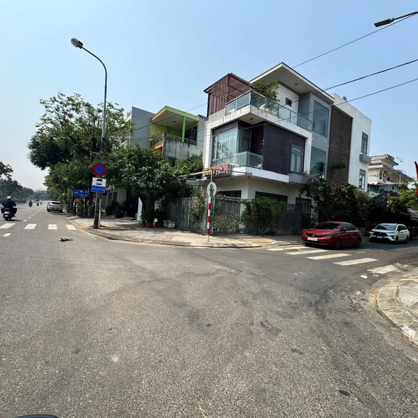 Modern House with Land for Sale in Central Da Nang — photo 4
