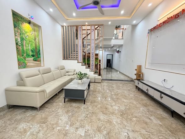 Spacious 2-Story House in Hoa Xuan District for Sale — photo 2