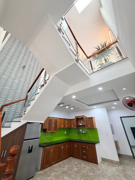 Spacious 2-Story House in Hoa Xuan District for Sale — photo 3