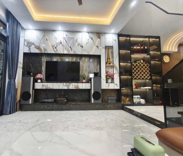 Prime Front House in Hoa Xuan for Sale — photo 2